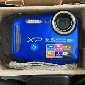 Fujifilm Finepix XP80 camera with all accessories Blue